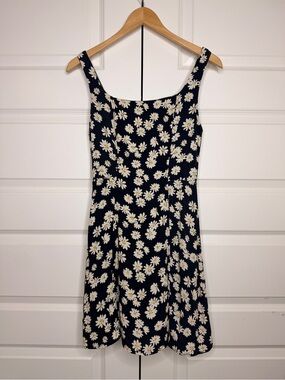 B. Smart Navy Daisy Sundress with White and Yellow Flowers